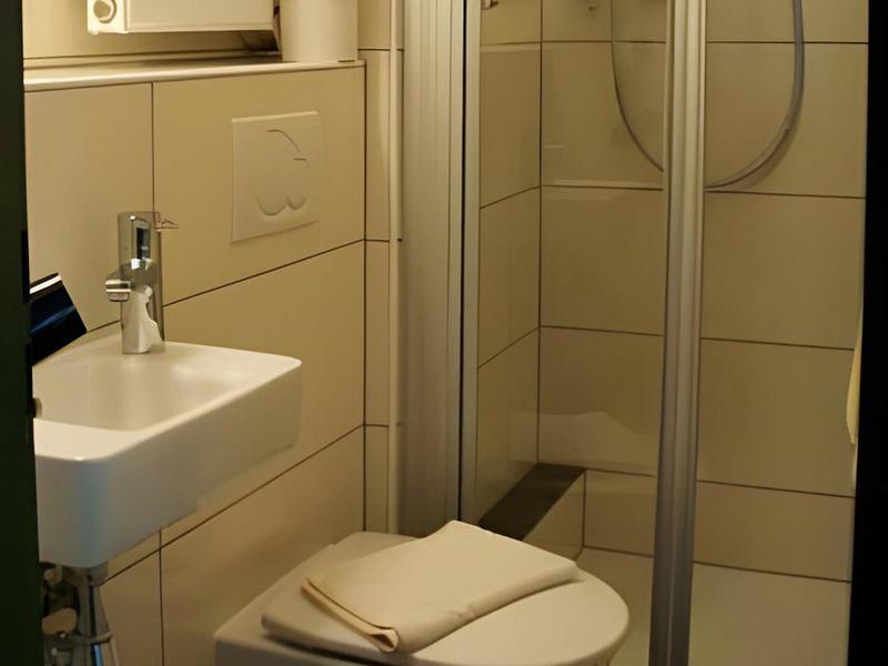 4E864DE6389820912AAD8AD5368E0B97