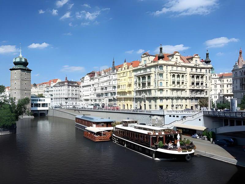 19ED539FBB5A49BE57B2DE93897BB399