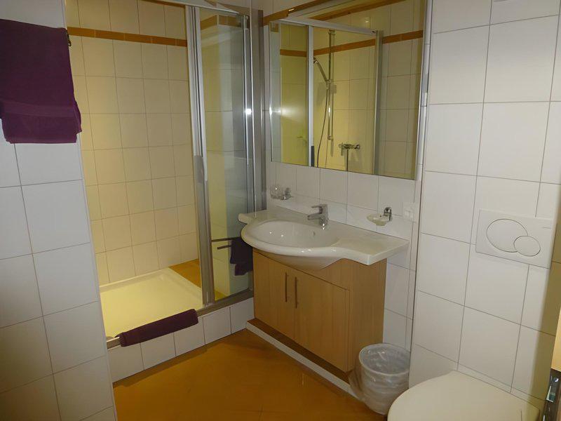 098BF02DB278DD66CC554B8748D031F4