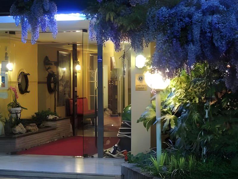 AAB8602B0D5A01E4080C369F9CF63F8A