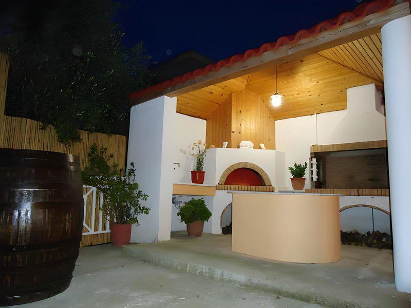 8C7AE817F3DE2D5D25F3B674762167EA