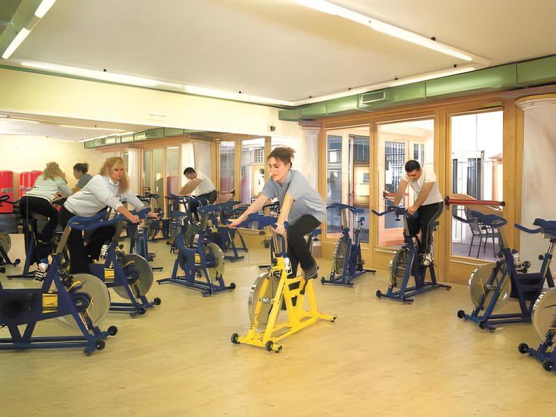 73A3871C39E2C10B44930B9F2A4B7EF4