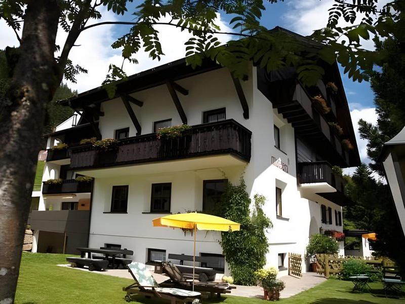 93591EAFCD46B20794E80C2258466568