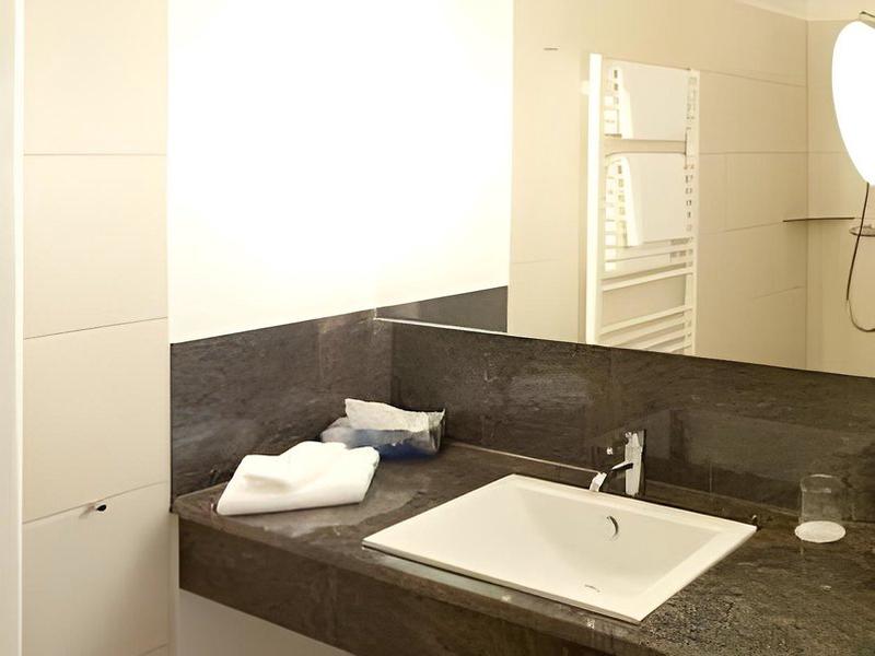 7EFAE87D1872A462979A77C2AD04641A