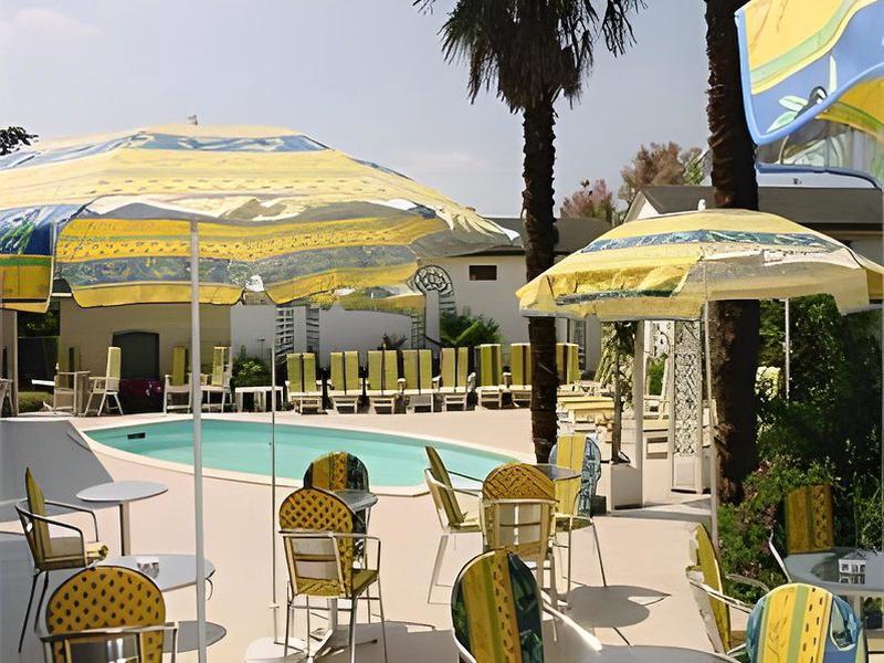 FD9565A91C10E54FC814DECE2559C95D