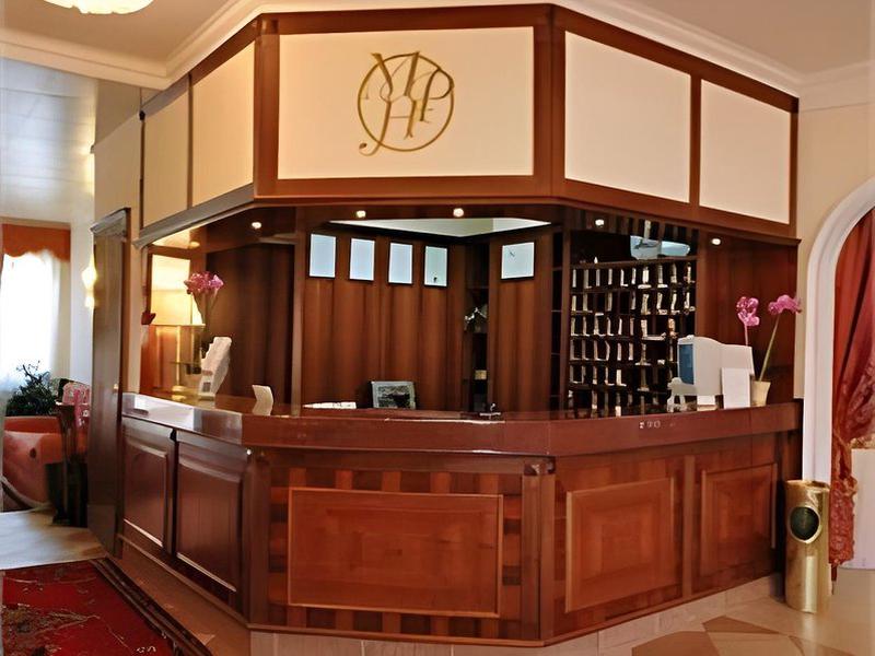 F8583BB3B998444EF2B978C0669FCF08