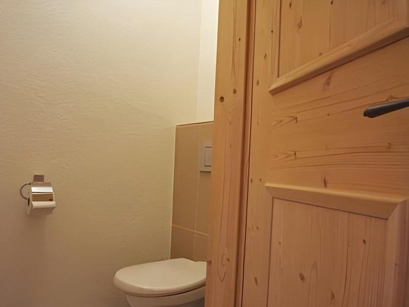 EBE30797407DADA2B96376C933B1E06B