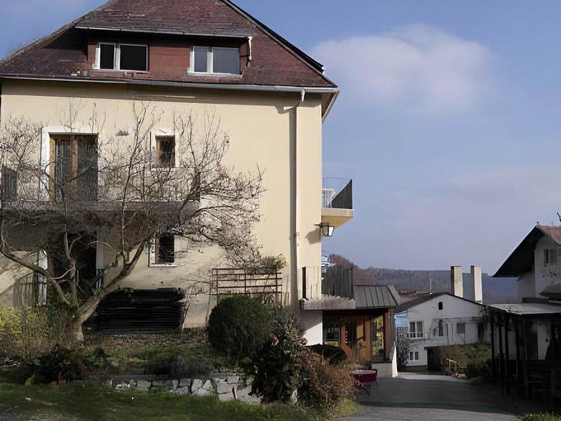 000BB96073160A9F616104C52E6D3E8D