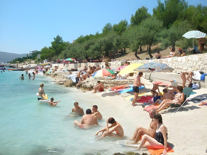 F8DD2BB2DB1E7240FA33578E449283C9