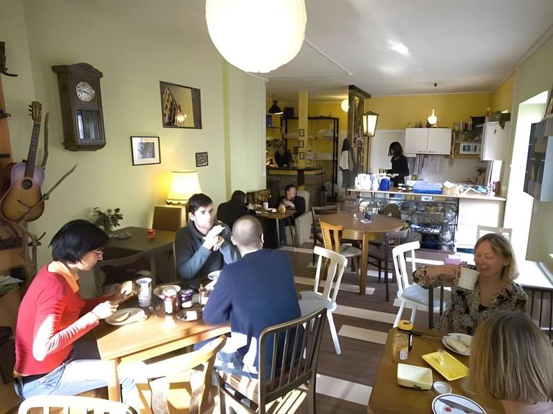 BDE29A0733E0D856D9C76867593E5DFC