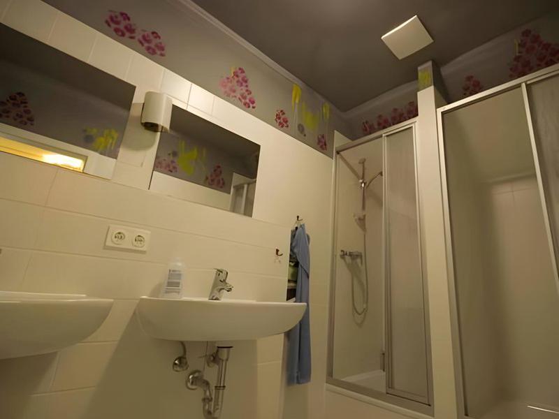 92F405939C5759C9F3251D7C5BA82074