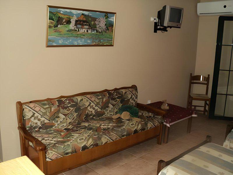 E7297DB72A7EF68006A97CC4EE8410A1