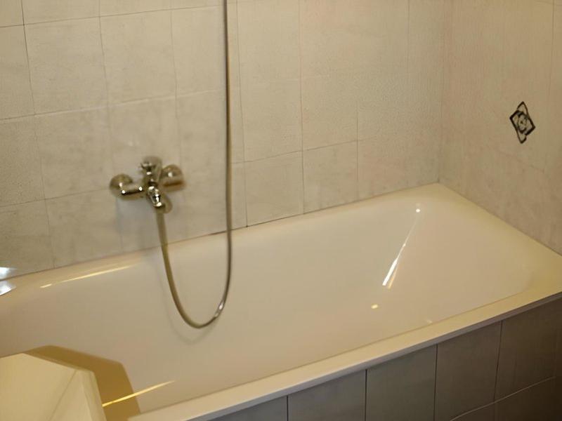 C27EE1AECEE2B227440882A54AE6E142