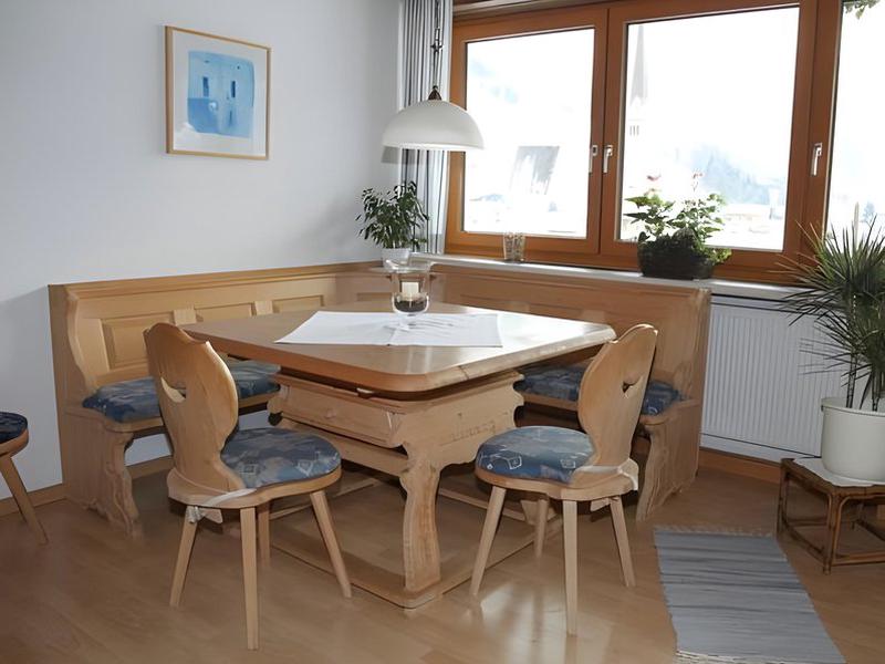 31E7D1E772039512E51DD60CC853220E