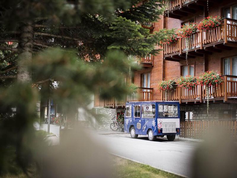 8844480A04230EC2E2518298A9A4073A