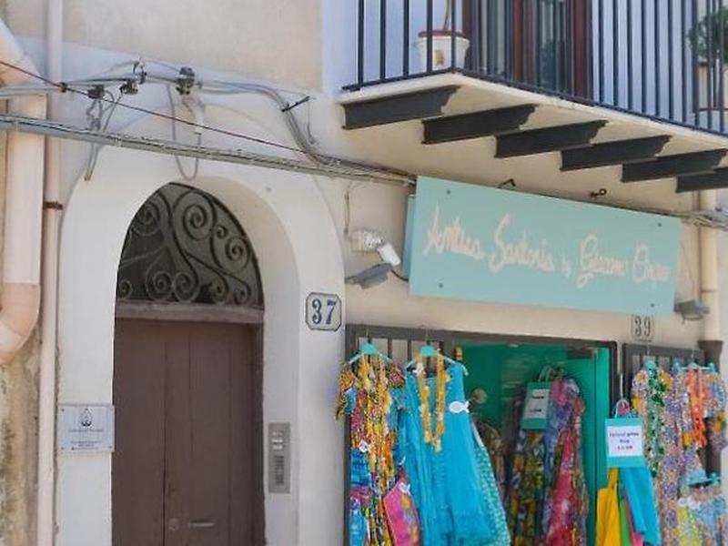 8D9AF4B3C37236F3695D893184F56548