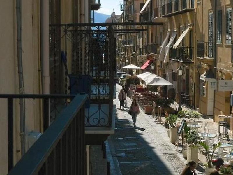 D9CBF91D4484AEB1D8FFE1C302FAF381