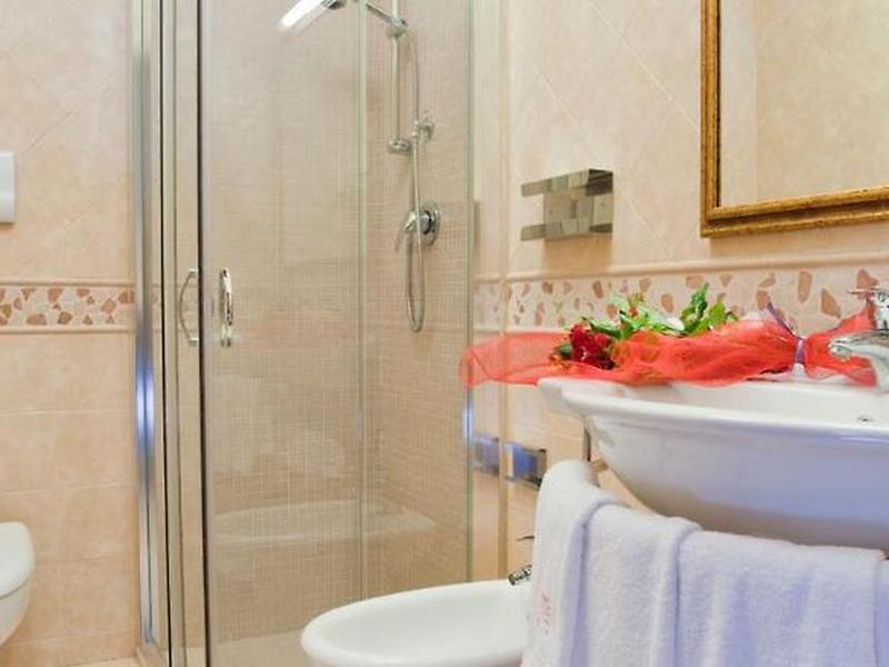 111138D810FE130BF36B07A7099FA548