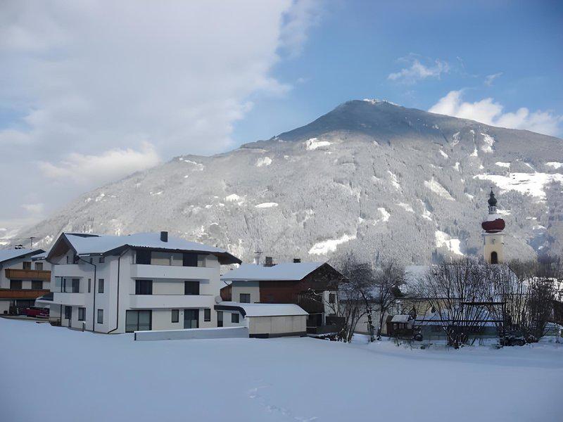 66F9E66D0E0CB42BF3BB33519B17B79B