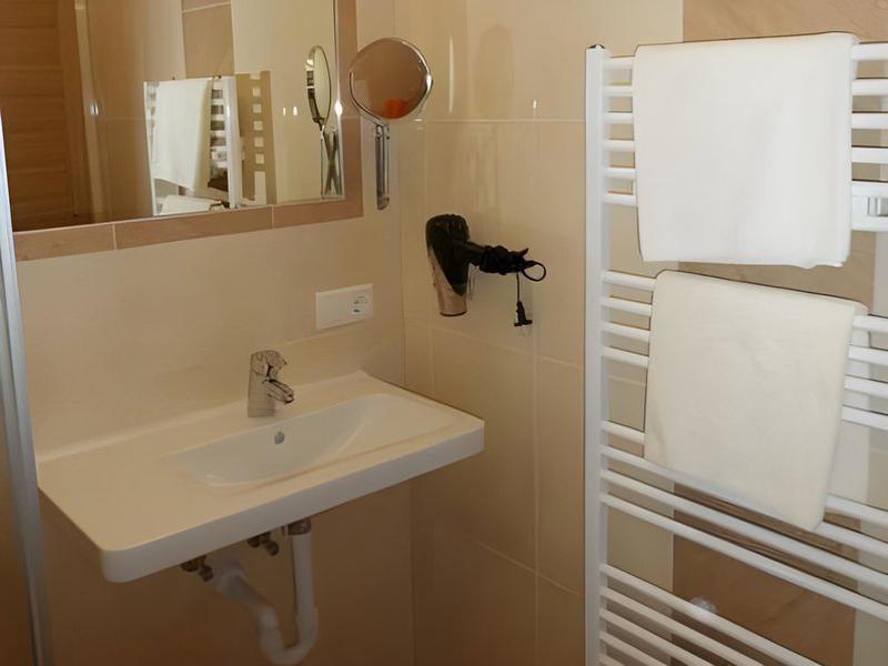 63C62F2016998F9FD2C32B32D7C82F2E