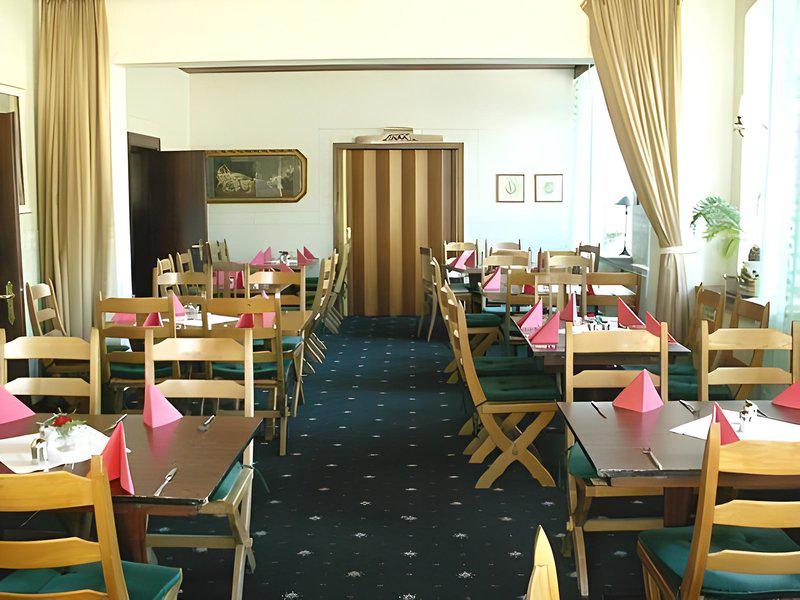 71177C687C282338E0EDBF82621F1744