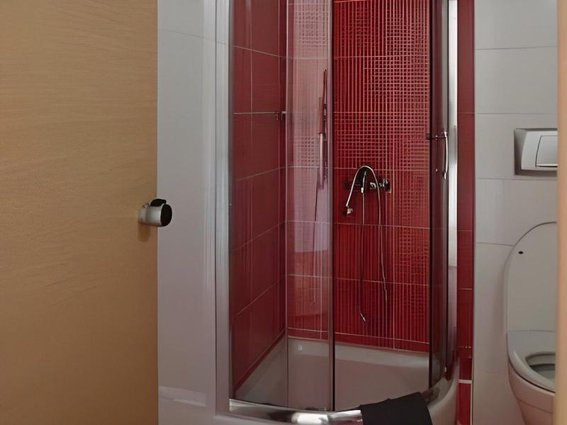 055823AE9DD14DEDB2119D6896564C6B