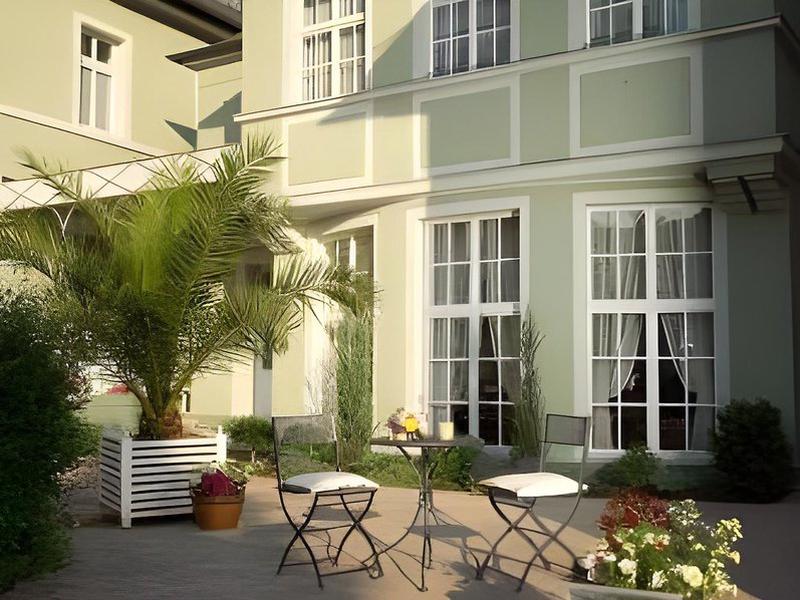 FA93B0B8B857275D2AF7F23A58C1DF4C