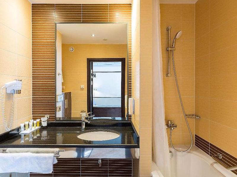 6E7E7579A07D6375E92EB3699E13D99D