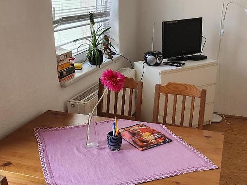 CE7F9D1942A05A55E44D1FD87BB06D8F