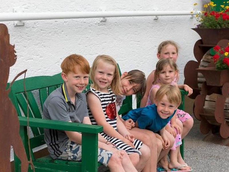 F54DB18B890C94CBEBD7CC16AE91E27A