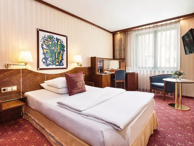 33966F3757E6CA86C31C2819DDE9642B