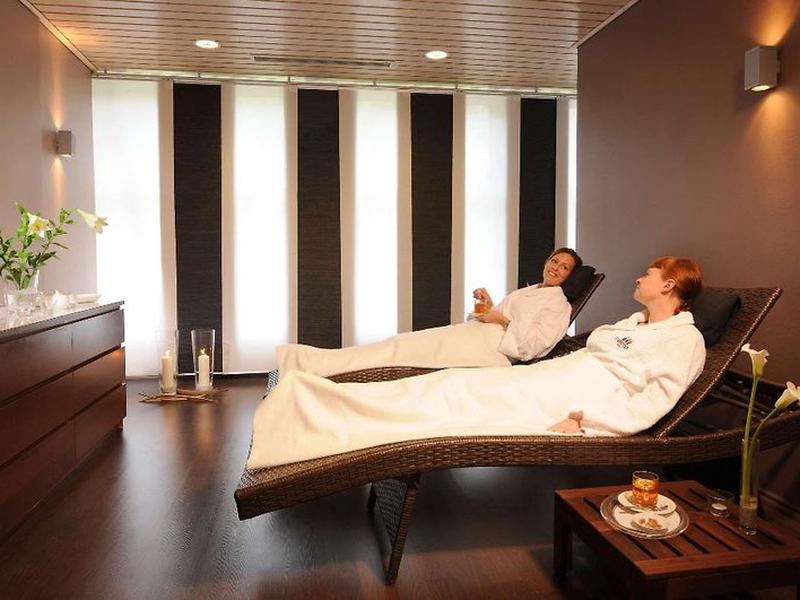 0764CDAE5049B487C4822F16E2AB6B49