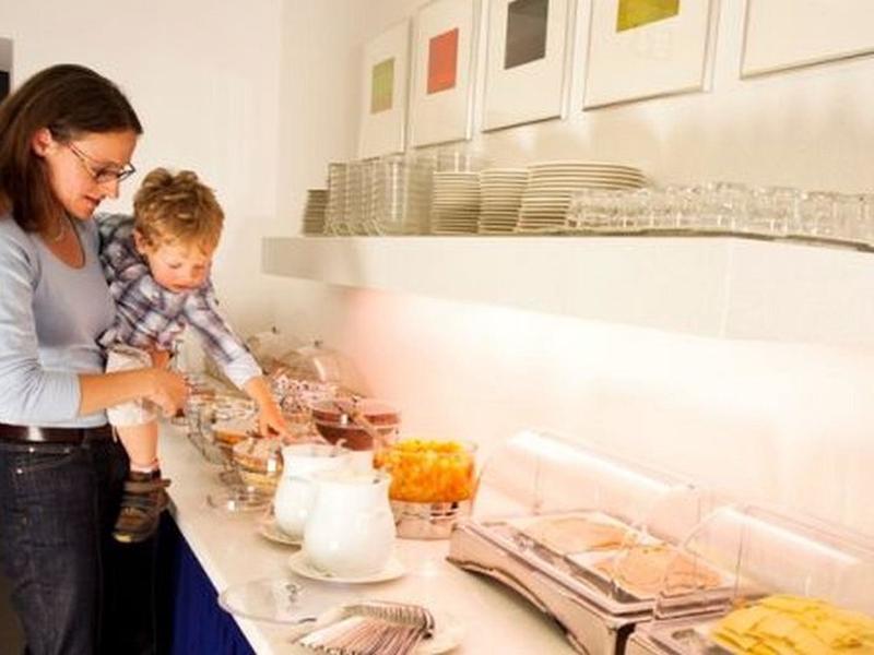 050EF889C8CED0F54F7D424B1BA42F91