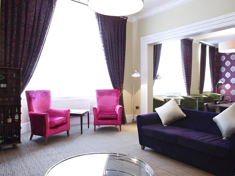 3E95DFEB644563D71FE0F2FC80C949DB