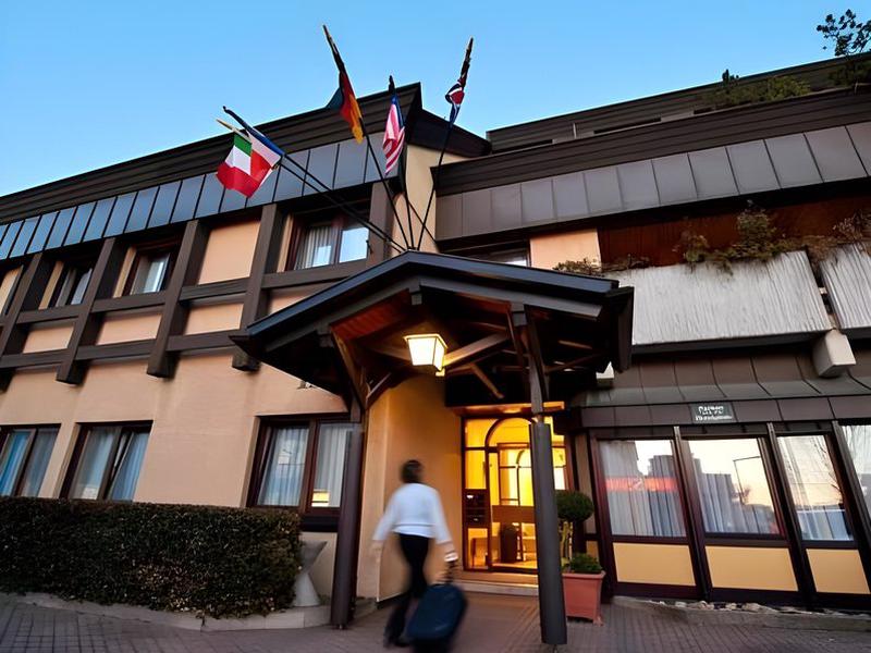 98E60AD67324F3A1576D0E296A09D1EB