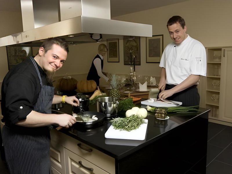 9367CA2D668E8388A9DB0384FB12BDDA