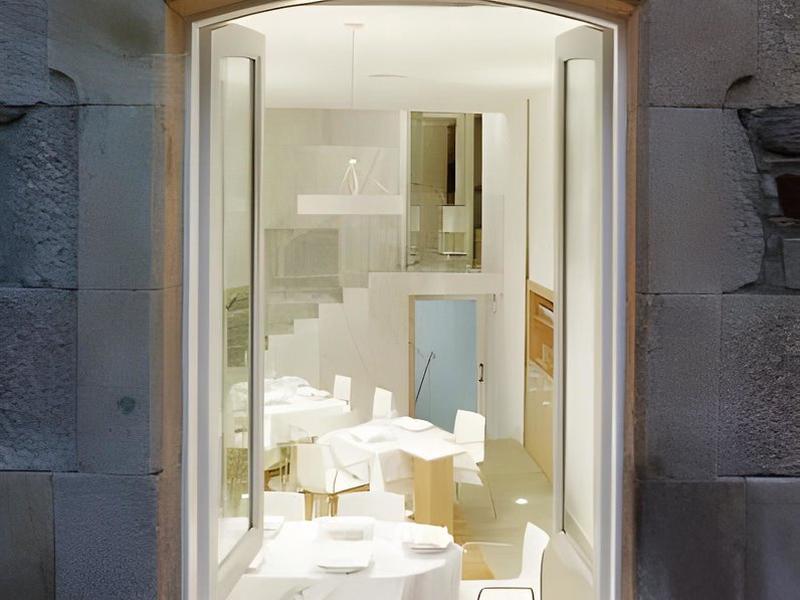 6689D0BFCD95D3C63FD7A02EDC4843FC