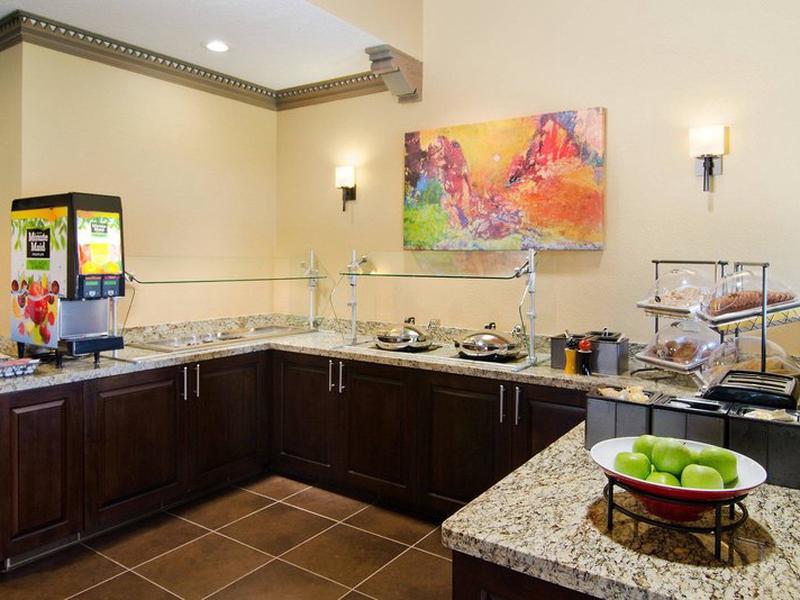 6903C6C5AEC9A2A6D2A8E22847951490