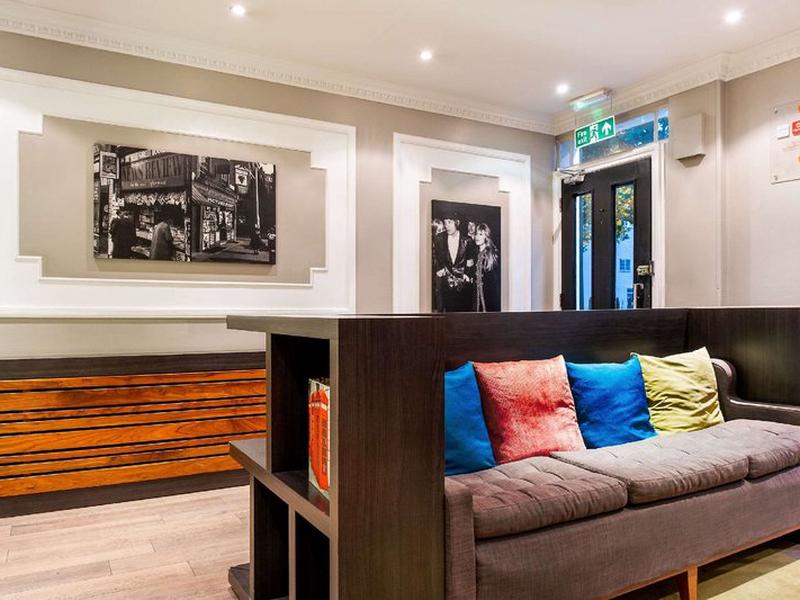 18F105BDB5F164952E1A25D44D467BC9