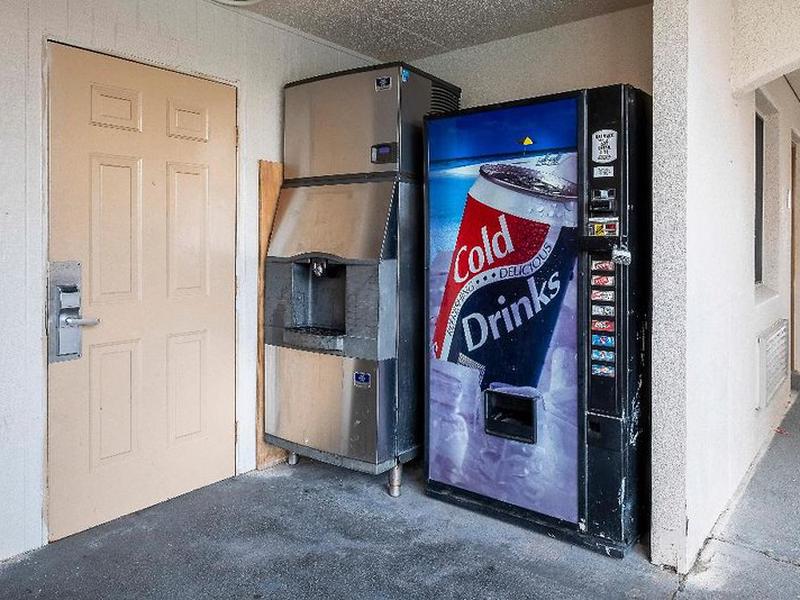 0947C2FC66BCA69112D64752D86C204A