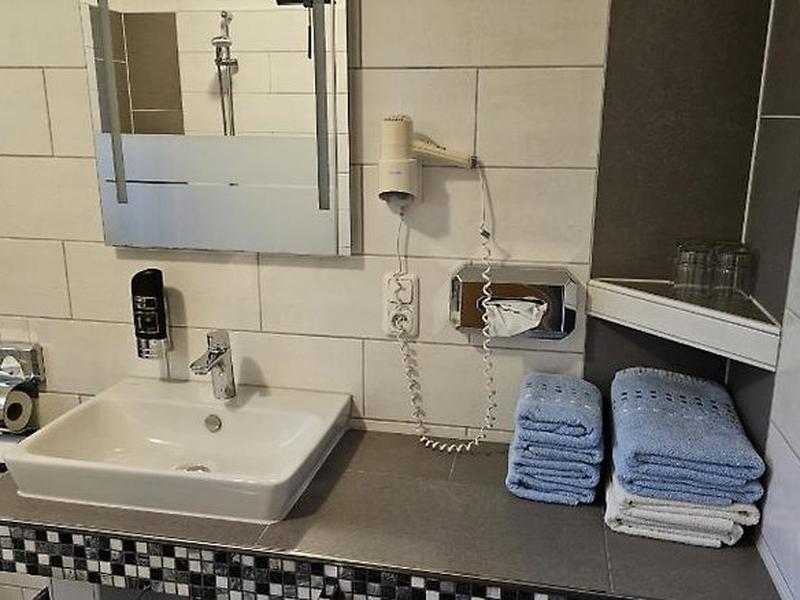 1DE8F8E346A0A73F9FF6A14FFF705507