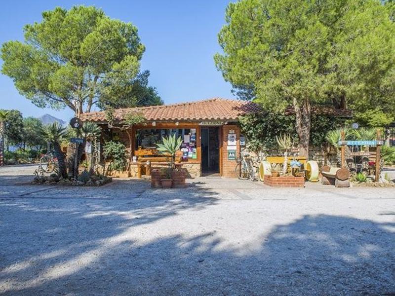 3D8F5365CB1610E85A940D3AC3A03689