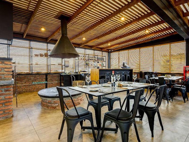 CAE0DBDC700F0F6E428AD4855775AB9B