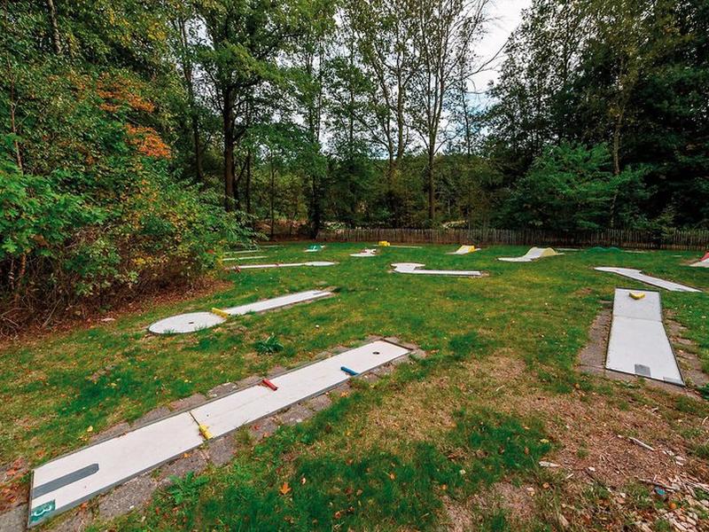 5637C12F4ECF7473097D739E8F16B29F