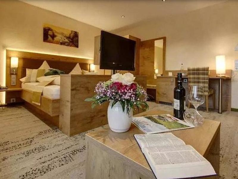 92F264C2EDD4CB5DD915A50564163B70