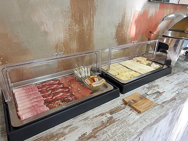 EB13B1925E6D83ACBB9180397C13AD63