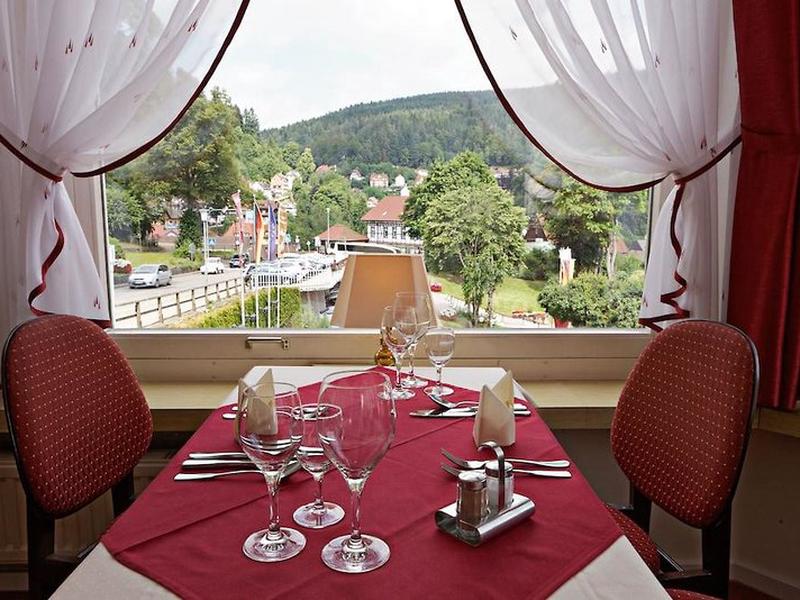 1767AE561AB02431B1C641BF080ECFB2