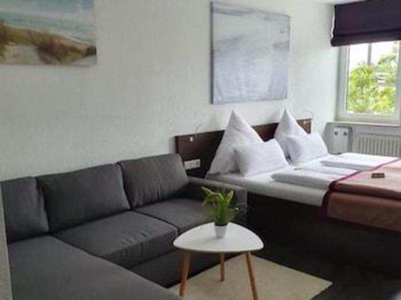 EECE9B08DBFB061559B1CF2C6CAF7D5A