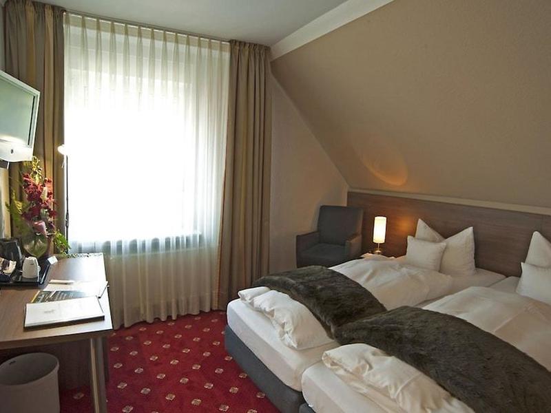 411C89F7B6DB7DBBC9A85D7828A26D8C