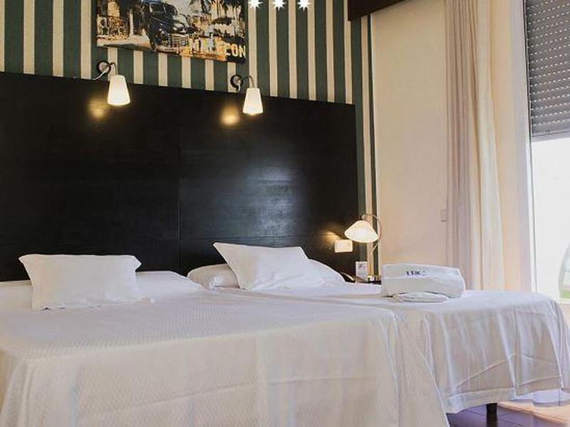 3741E66DD2FFD7944B1F9D4563A874F9